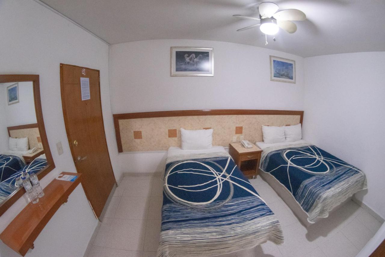 Hotel Niza Zona Piel Леон Екстер'єр фото