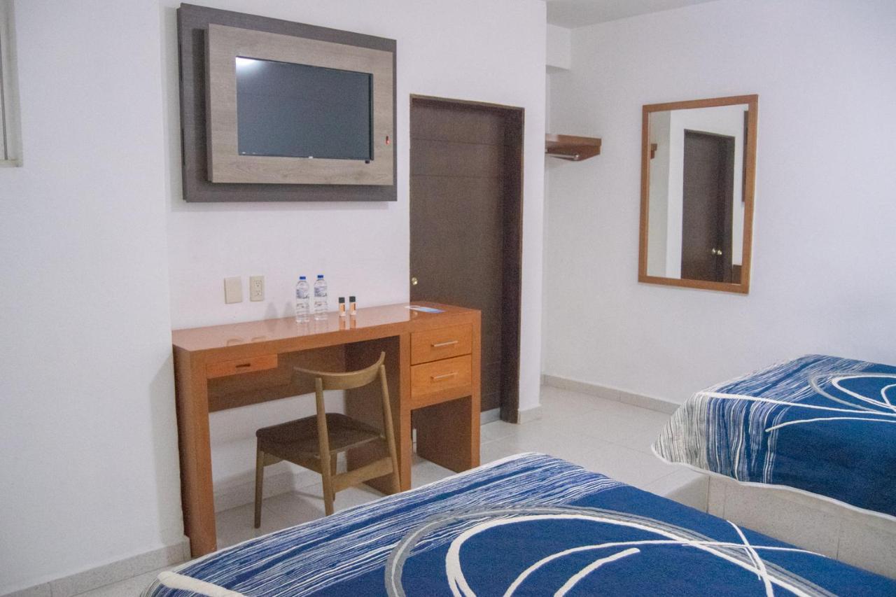 Hotel Niza Zona Piel Леон Екстер'єр фото