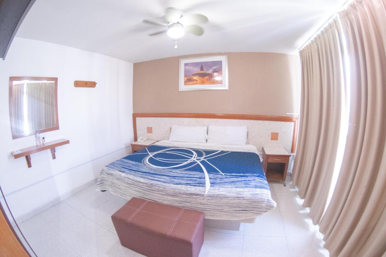 Hotel Niza Zona Piel Леон Екстер'єр фото