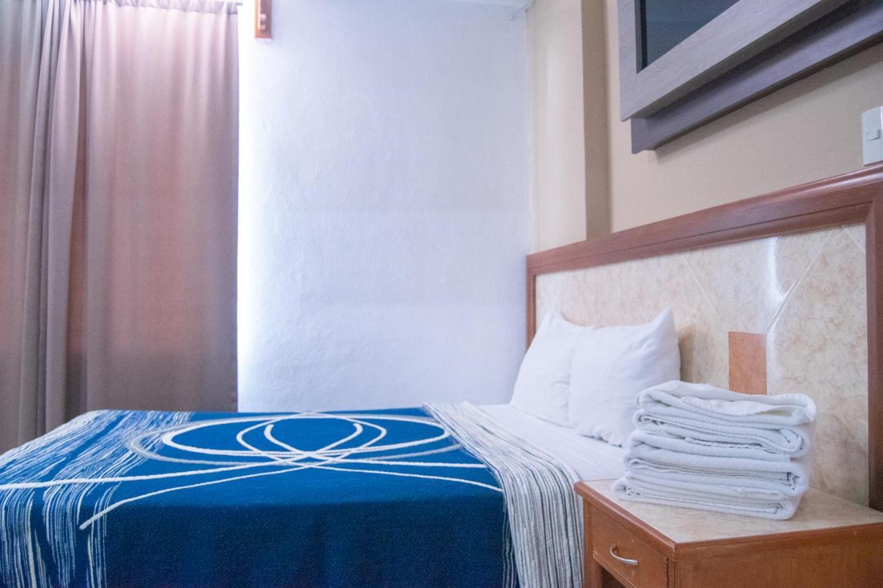 Hotel Niza Zona Piel Леон Екстер'єр фото
