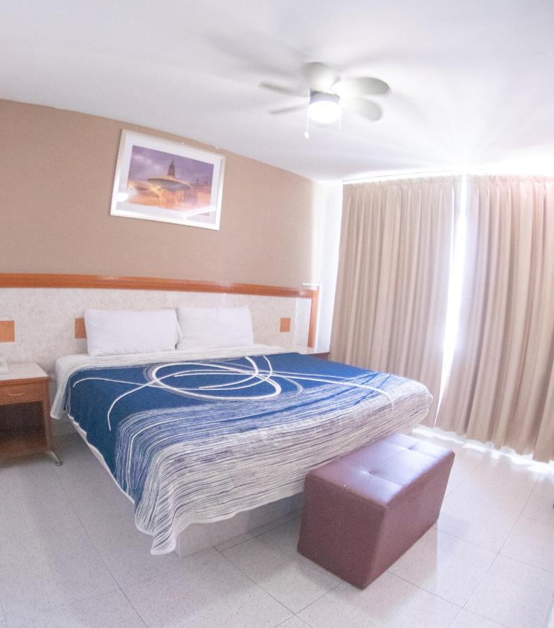 Hotel Niza Zona Piel Леон Екстер'єр фото